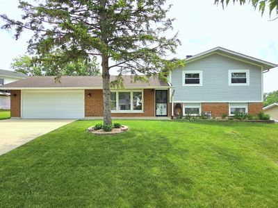 21W105 Flamingo Ln