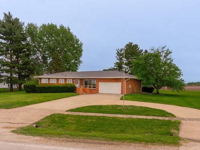 512 W Main St