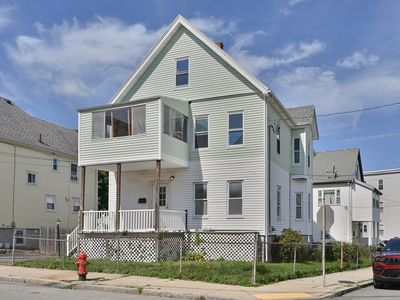 38 Clayton St