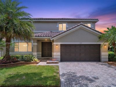 830 Hawthorn Ter