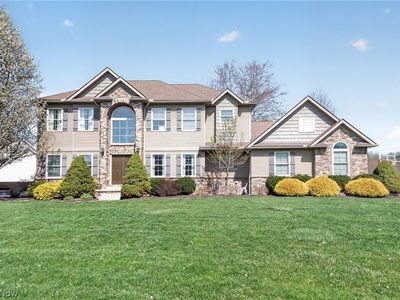 1215 Springbury Dr