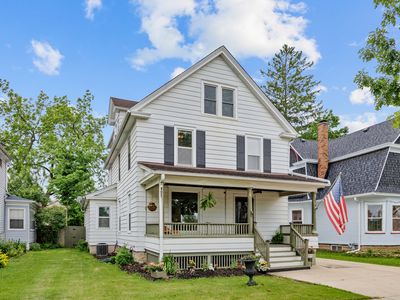 379 Seminary Ave