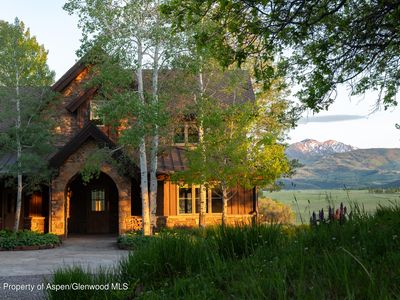 115 Meadowlark Ln