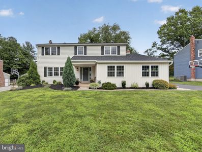 75 Hawthorne Ln