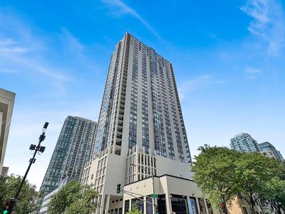 1122 N Clark St APT 1402