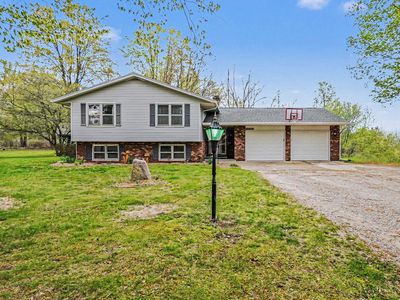 20420 Thornapple Dr