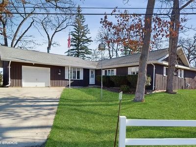 8115 West Lakeshore DRIVE