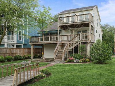 Property at 131 Oak Rd, Clear Lake Shores, TX