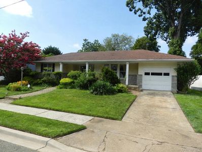 Property at 8 Willowbrook Lane, Freeport, NY
