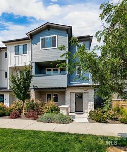 3047 S Trailwood Way