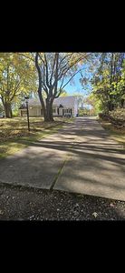 5517 Eastman Dr