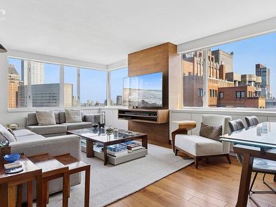 30 W 61st St APT 27D