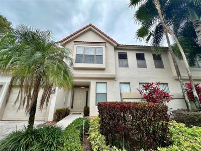 5790 Coach House Cir APT E