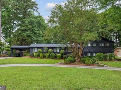 560 Spalding Dr
