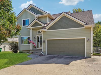 10106 Hickory Ln