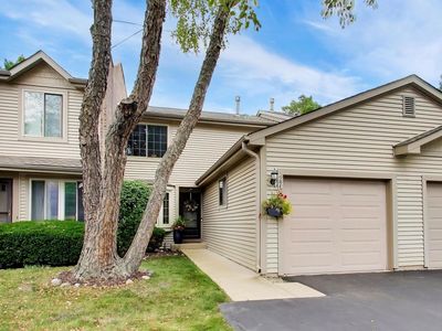 276 E Forest Knoll Dr