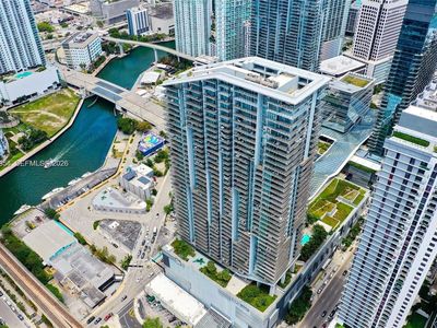 88 SW 7th St APT 904