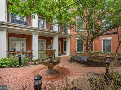 1023 N Royal St Unit 115
