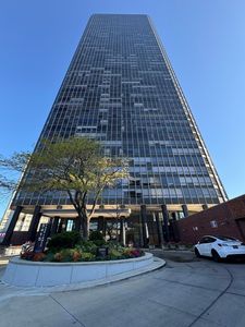 5415 N Sheridan Rd APT 812