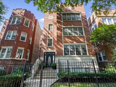 2032 W Farragut Ave APT 2