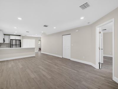 706 Dundas Court