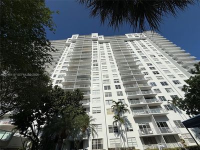 2851 NE 183rd St APT 504E