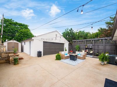 1065 Lilley Ave