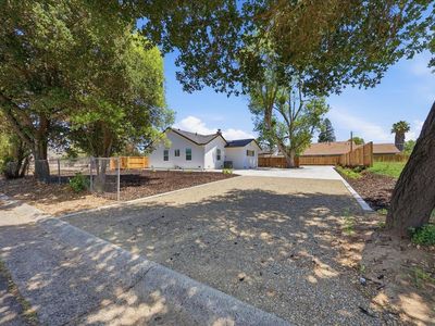 5644 Gibbons Dr