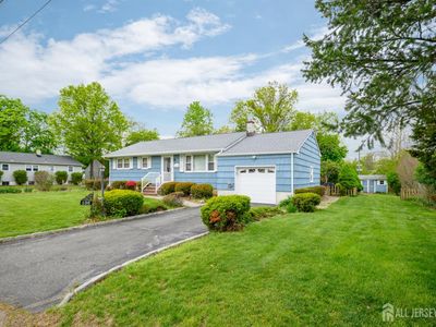 136 Roberts Ave W