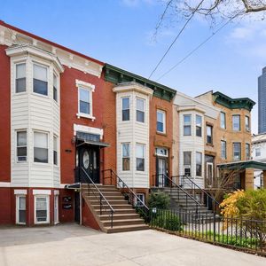 85 Magnolia Ave