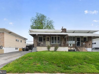 208 Hoffman Rd