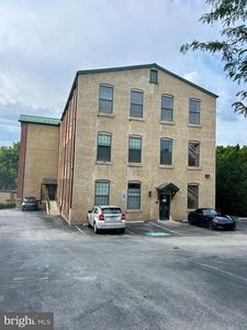 541 Washington Ave APT 202
