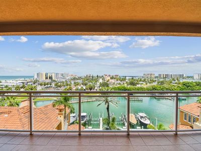 521 Mandalay Ave APT 604