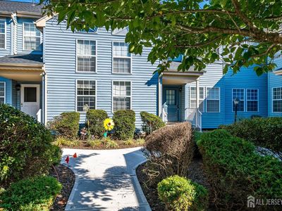 15 James Buchanan Dr #B