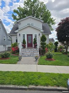 123 Ilford Ave