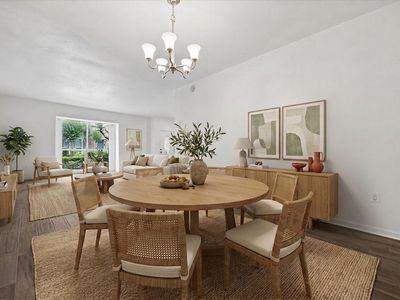 840 Threadneedle St APT 207
