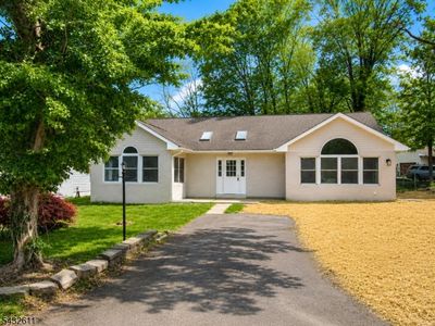 Property at 7 Lorettacong Dr, Lake Hopatcong, NJ