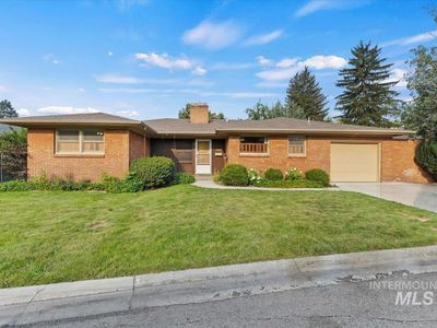 3215 W Camrose Ln