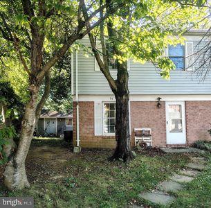 33 Standish Ct