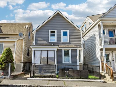 19 Sheldon St