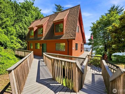 241 SE Oyster Beach Road