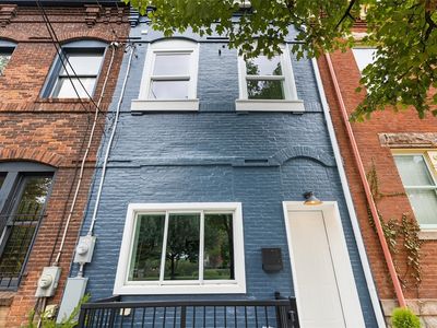 804 Cedar Ave E