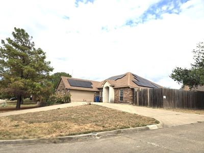 1406 Chancellor Dr