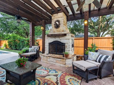 1207 Chapel Cone Ln