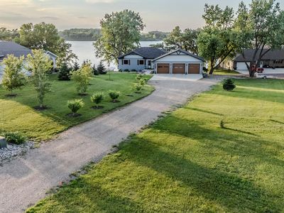 102 W Bay Rd