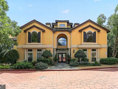 3777 Peachtree Rd NE APT 214