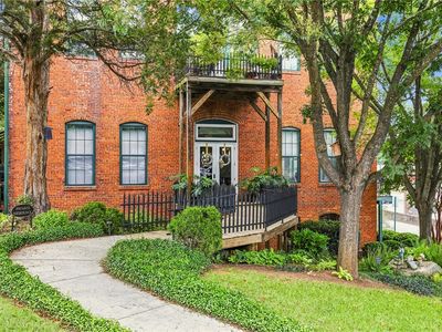 102 Russell St APT 204