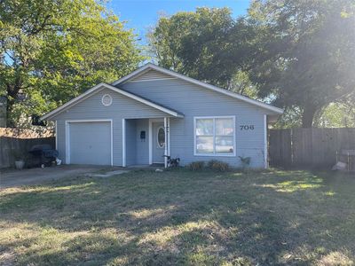 706 E High St