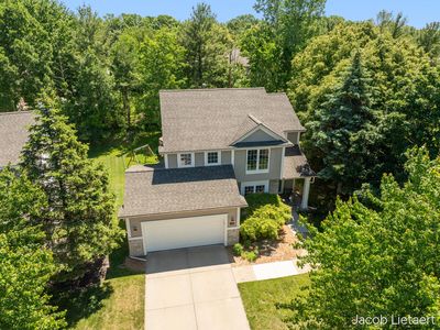 5300 Stone Briar Ct SE