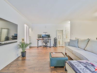 625 N Flores St APT 102